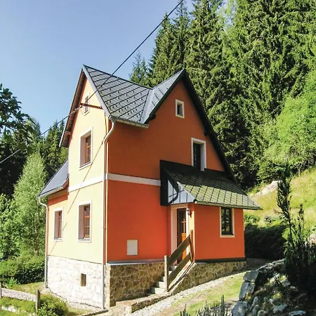 Three-bedroom Holiday In Nejdek