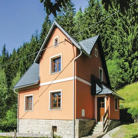 Three-bedroom Holiday In Tatil Evi Nejdek