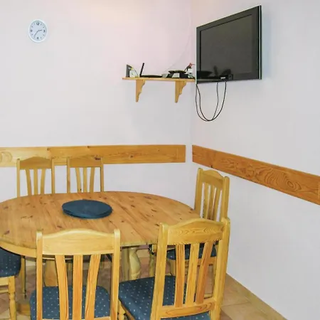 Three-bedroom Holiday In * Nejdek