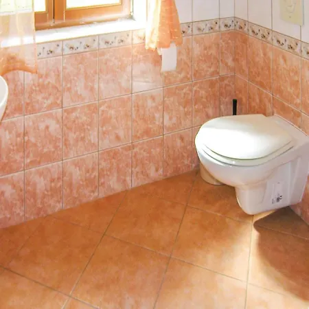 Tatil Evi Three-bedroom Holiday In Nejdek