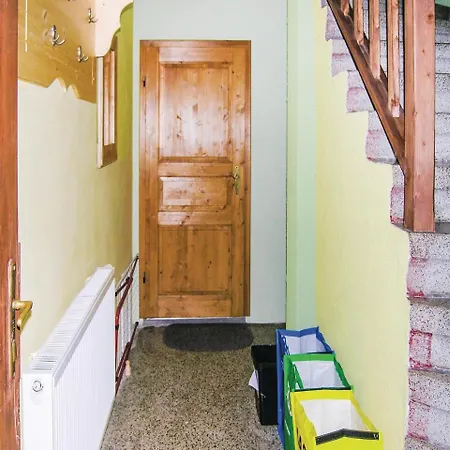Three-bedroom Holiday In Tatil Evi Nejdek
